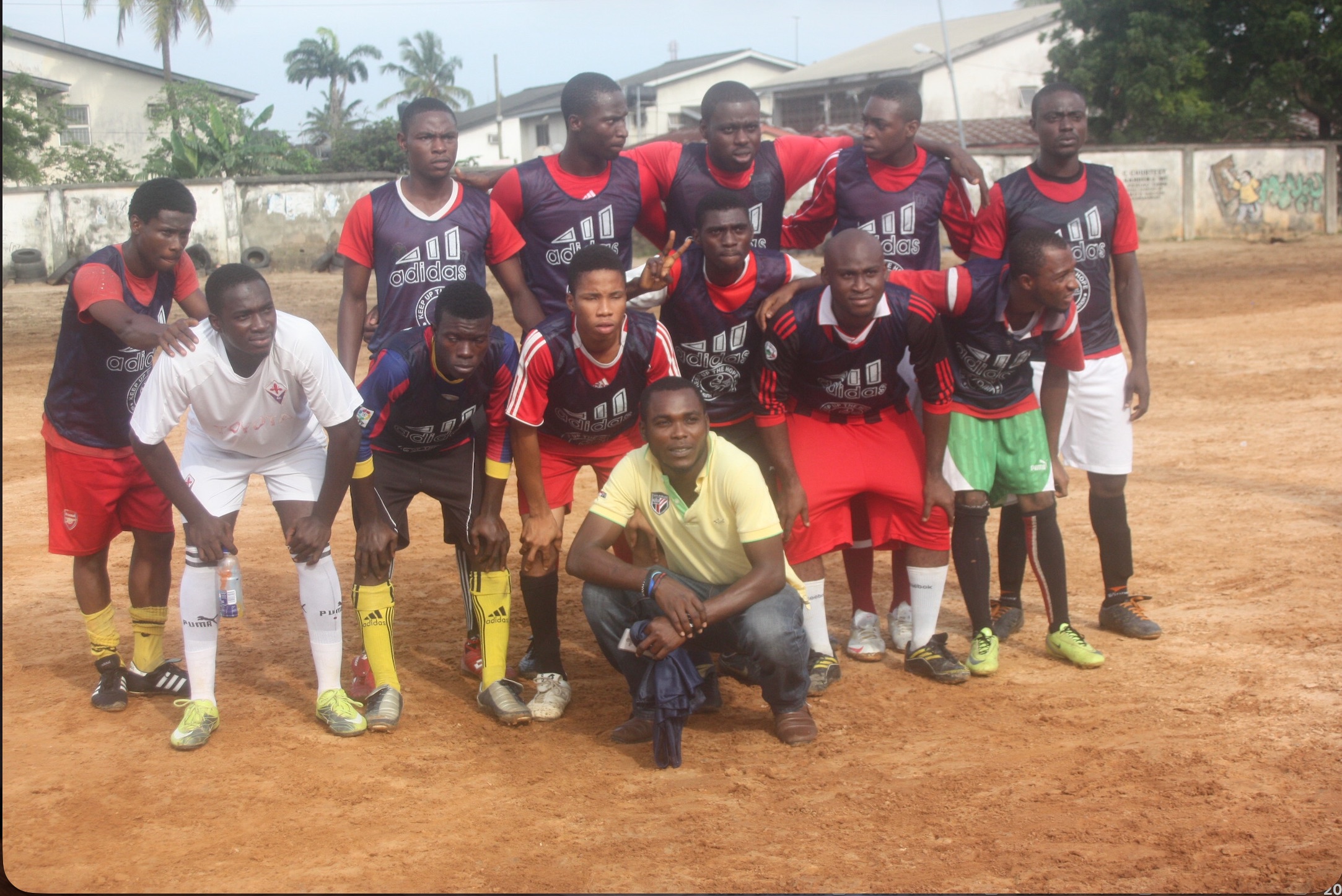 Team in red and navy jerseys